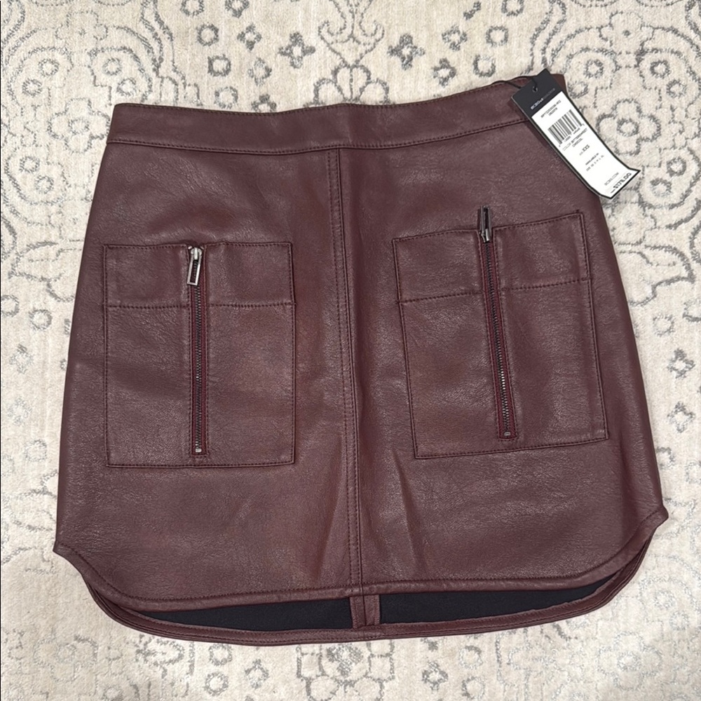 BCBGMaxazria faux Leather Mini Skirt size XXS